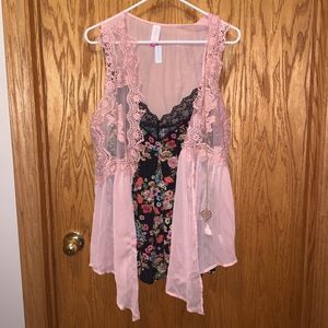 No Boundaries Two-Piece layered top with necklace